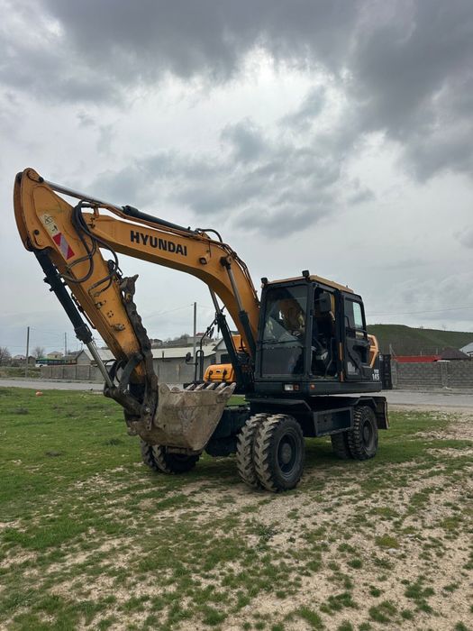 Экскаватор колесный Hyundai 145