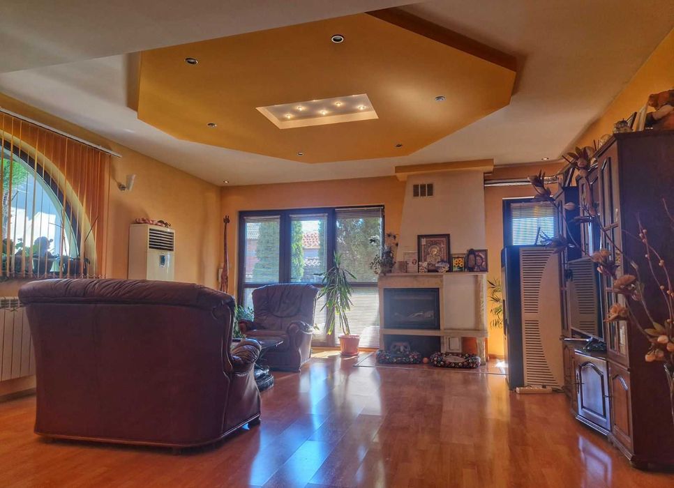 Имот Корект продава обзаведена Двуетажна Къща, с. Боянци, обл. Пловдив