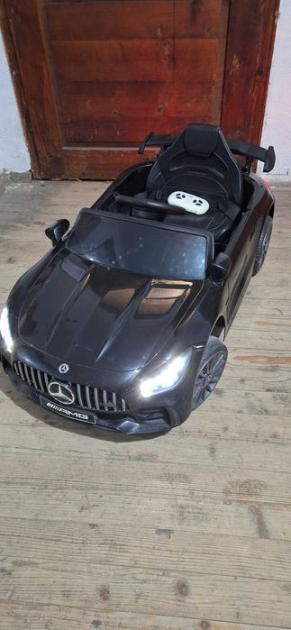 Детска акумулаторна кола