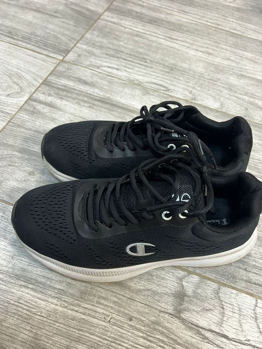 Vind adidasi nr 42 5