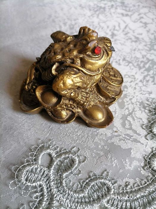 Фигурки от порцелан и полирезин