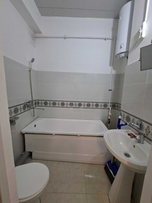 1 хоналик квартира 3 кават ижарага берилади, крытый рынок