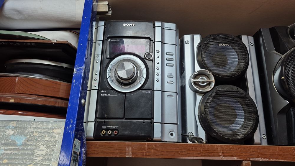 Музыкальный центр продается