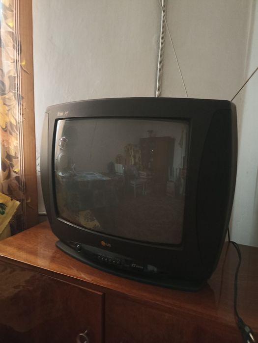 Продам телевизор LG