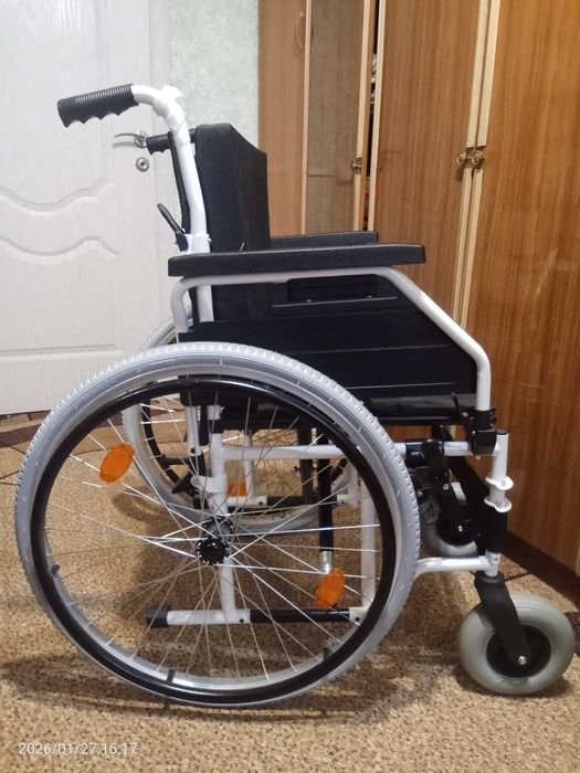Продам новую инвалидную коляску