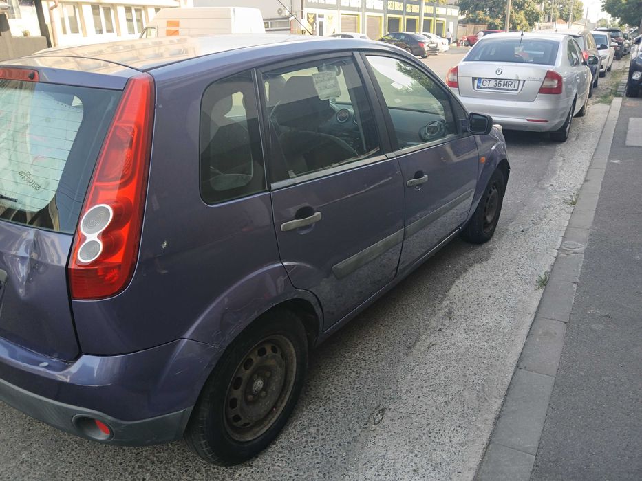 Vind autoturism FORD FIESTA