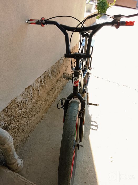 Velosiped  sotiladi tozmoz uncha ishlamaydi oldi ham ishlamaydi juda