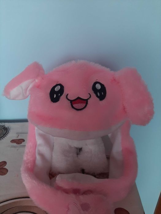 Детска шапка Заек с подвижни уши - розова