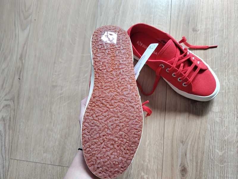 Tenisi Superga noi