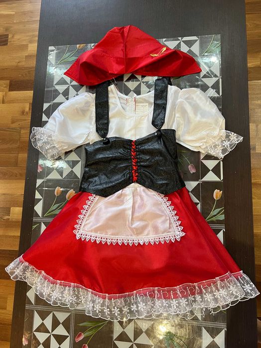 Платье для девочек и одежда