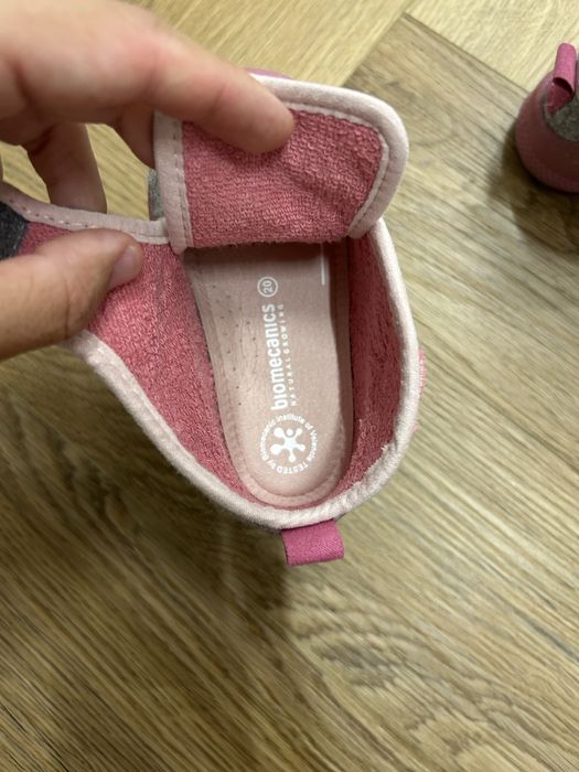 Продам ботиночки biomechanics