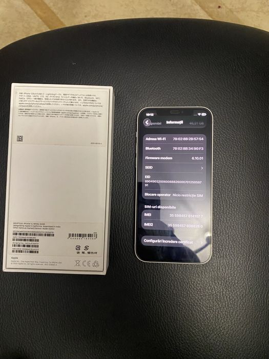 Huse iphone 12 alb cutie impecabil