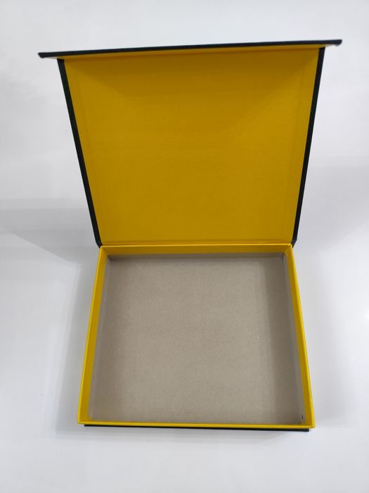 Картонные коробки