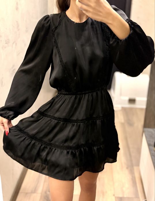 Черна рокля на Zara