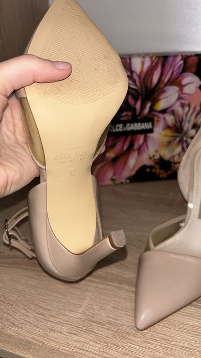 Pantofi cu toc inalt nude