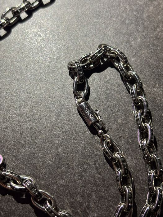 Chrome hearts lant detaliat