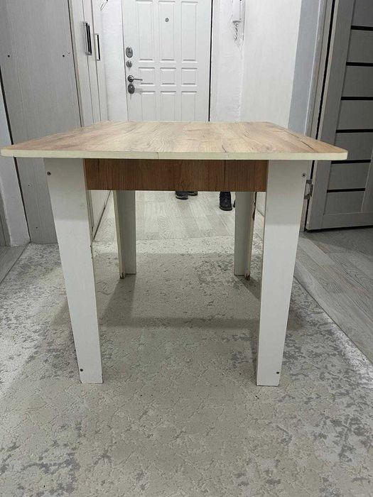 Кухонный стол +4 табуретки Б/у