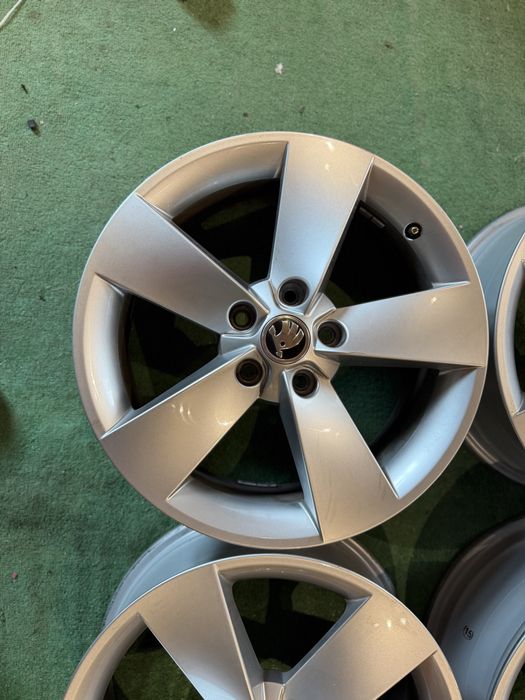 Jante originale Škoda Karoq R17 Ratikon – 7Jx17 ET45 – 5x112 – 57.1 – OEM 57A601025H