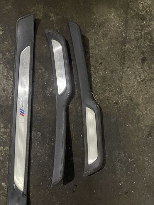 Бмв Е90 М вътрешни прагове лайсни