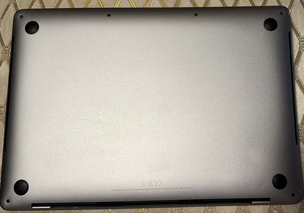 MacBook Pro 13 2019