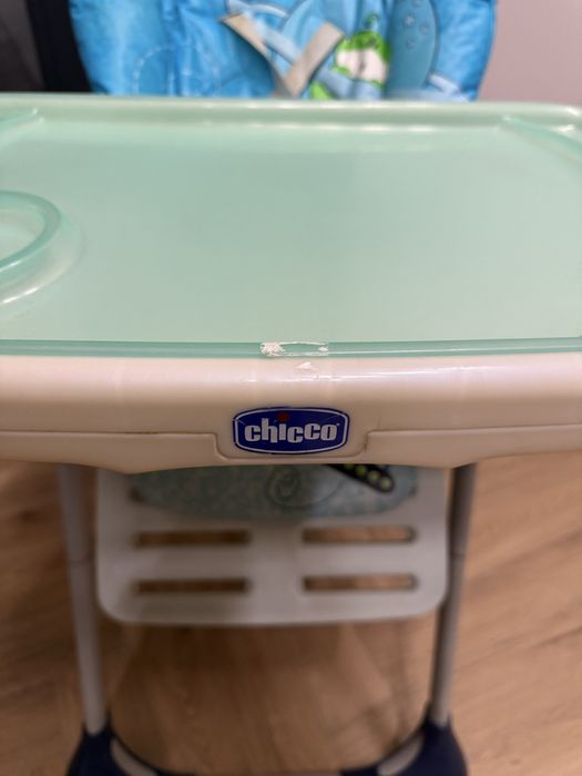 Детский столик на колесиках