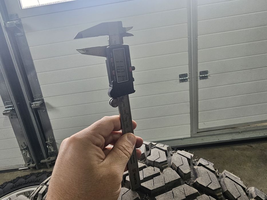 Гуми за офроуд - 265/60/18 - RADAR Renegade R/T