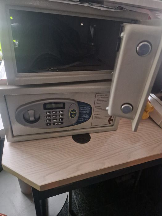 Dulap pentru arme și seif