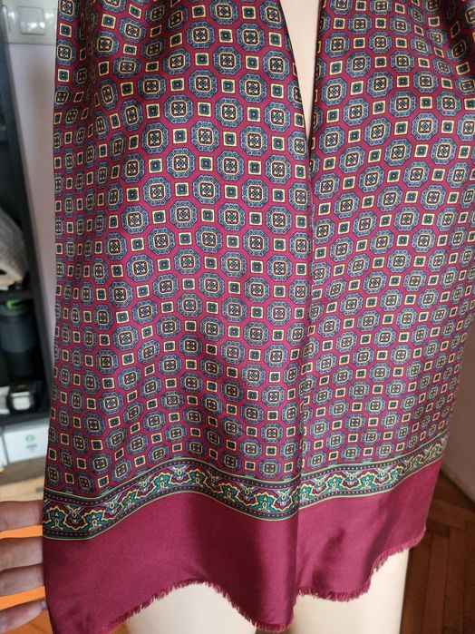 Елегантен шал коприна и вълна