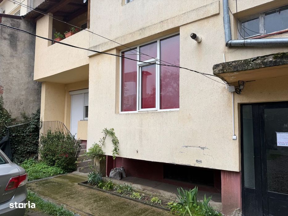 Apartament 3 camere,cu garaj,Zona Centrala