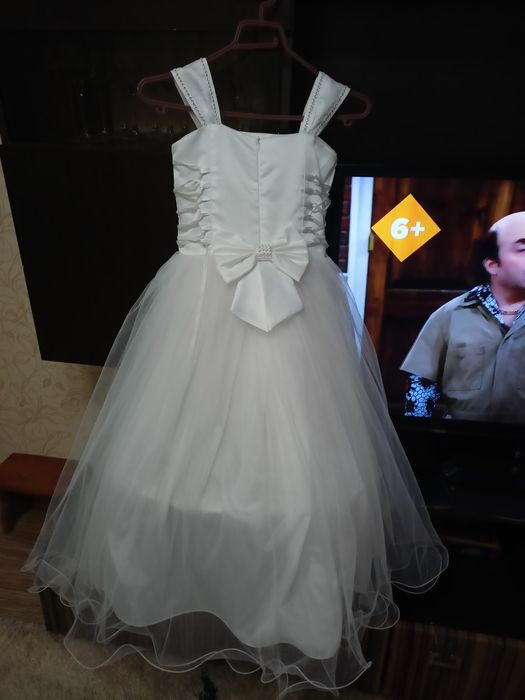 Продам выпускное платье на принцессу