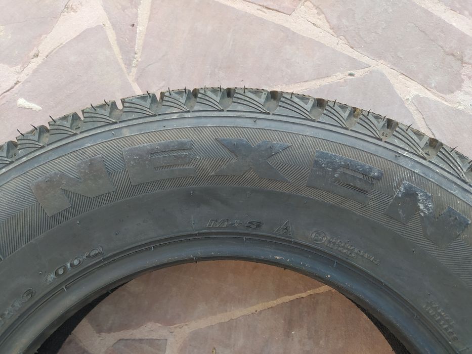 Продам комплект зимних шин