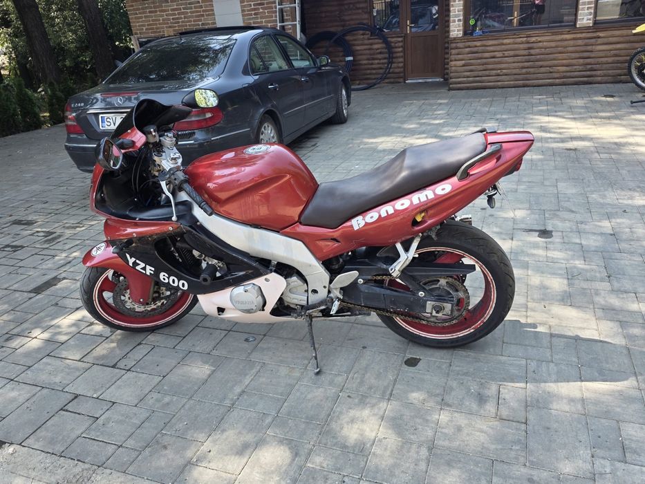 Vând yamaha yzf 600