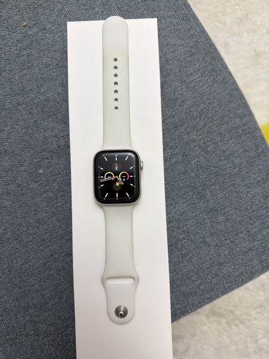 Продам часы 6 series