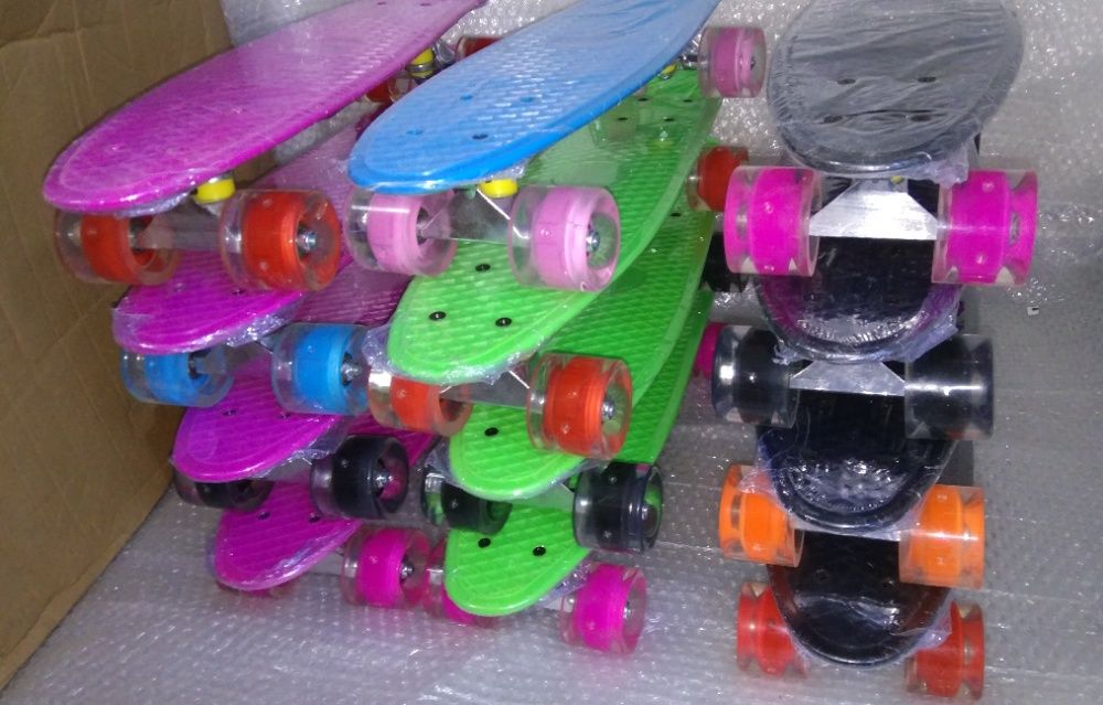 Пениборд скейтборд СВЕТЕЩИ всички цветове в комбинация Penny Board