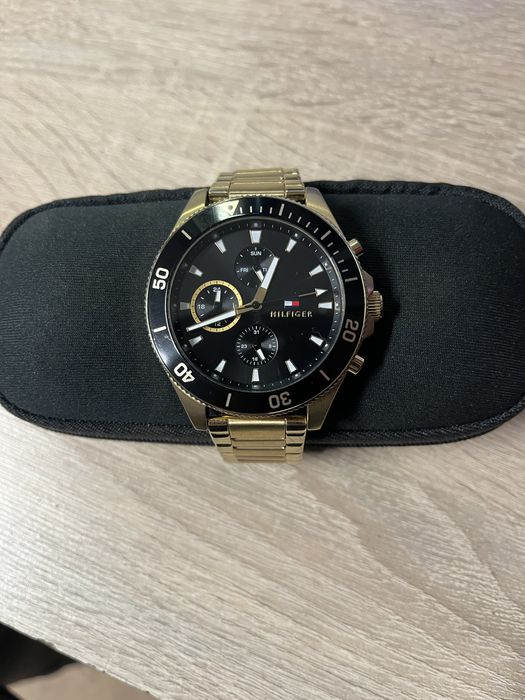 Мъжки позлатен часовник Tommy Hilfiger