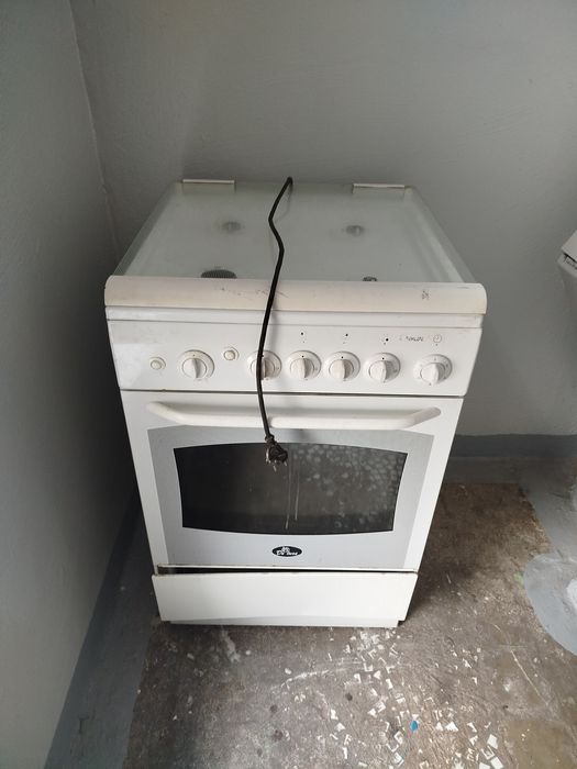 Продам Газовую плиту