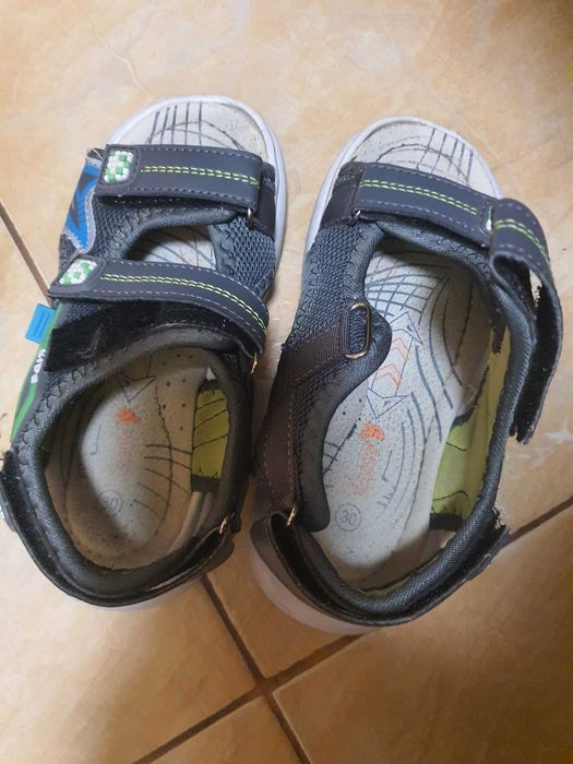 Обувки за дете  маратонки и сансали