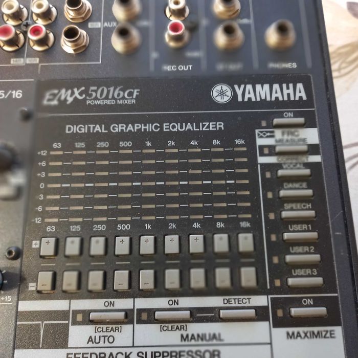 mixer  yamaha EmX 5016 CF