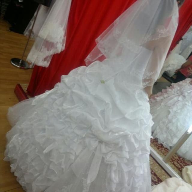 Красивое свадебное платье