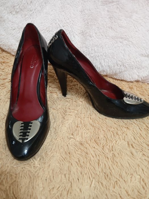 Продам туфли размеры 40