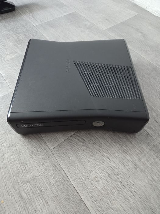 Продам Xbox 360 с прошивкой аврора