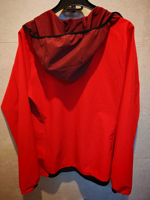 Vând geaca Adidas Terrex damă