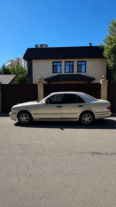 Продам Мерс Е200 Лупарь