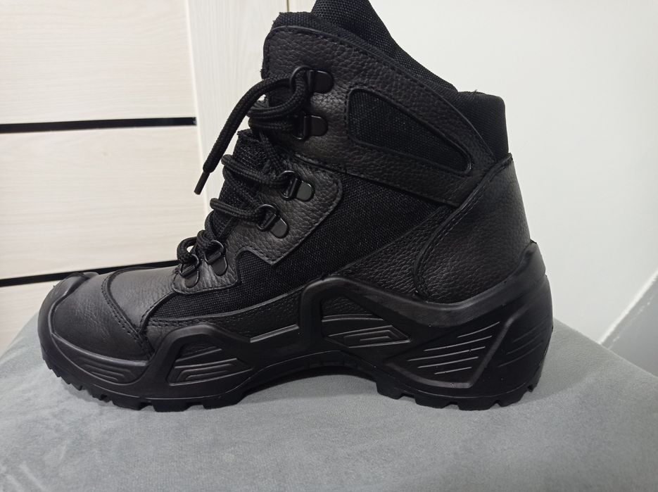 Берцы, 42 размер, спец обувь с антибробвной и не скользящей подошвой