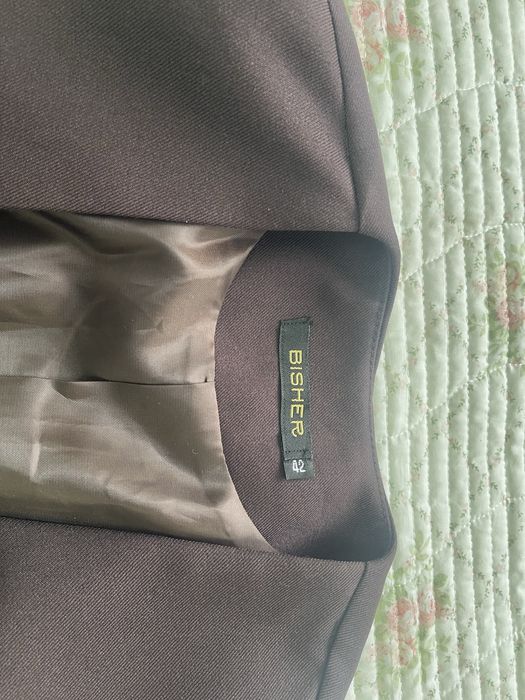 Продам костюм бордовый