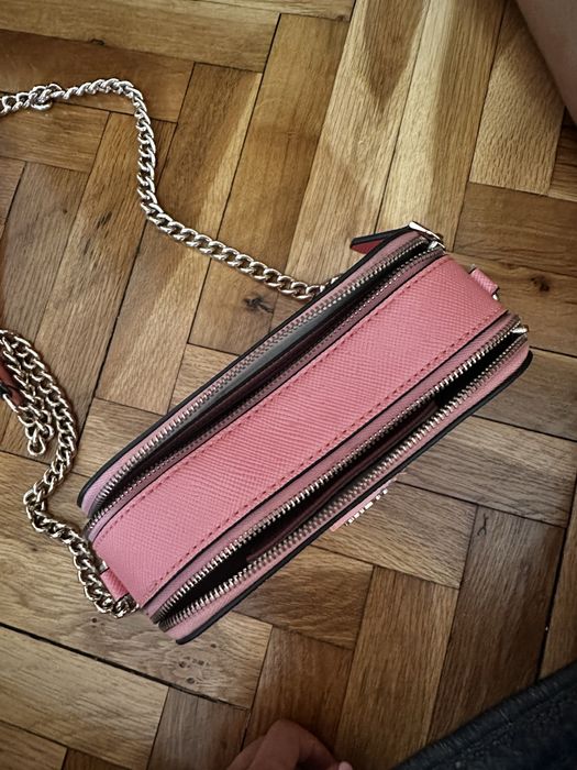 Дамска чанта Guess