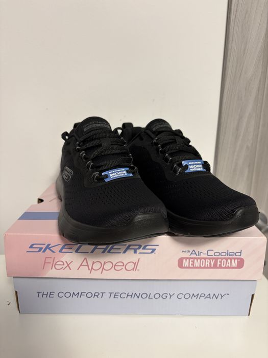 Adidasi Skechers negri noi