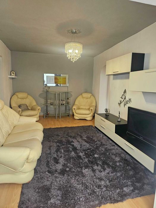 Apartament 3 camere de inchiriat