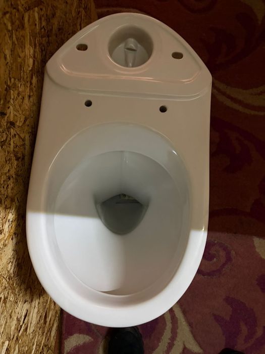 Продам унитаз Rosa