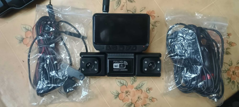 Видео регистратор DASH CAMERA WI/FI  с четири камери.
